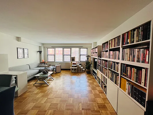 Rented by Manhattan Realty Group | media 1