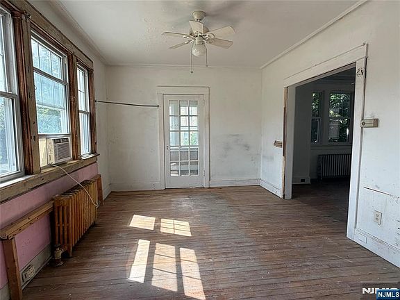 4th image of 55 Thoma Ave