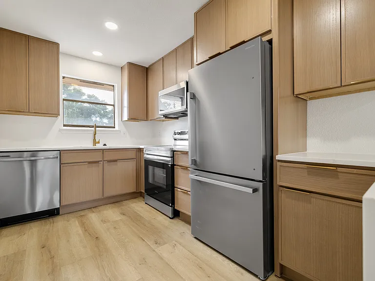 Carolina Apartments — Photo 5
