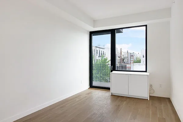 Rented by EXR | media 16