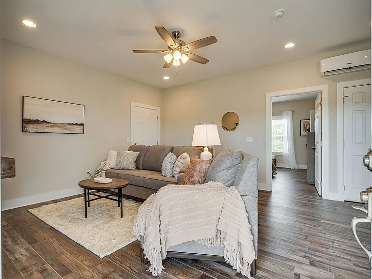 154 Marilee Way — Photo 3