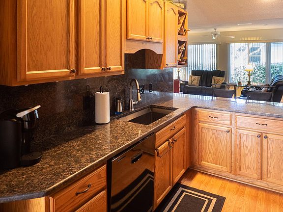 3rd image of 706 Antonia Ln