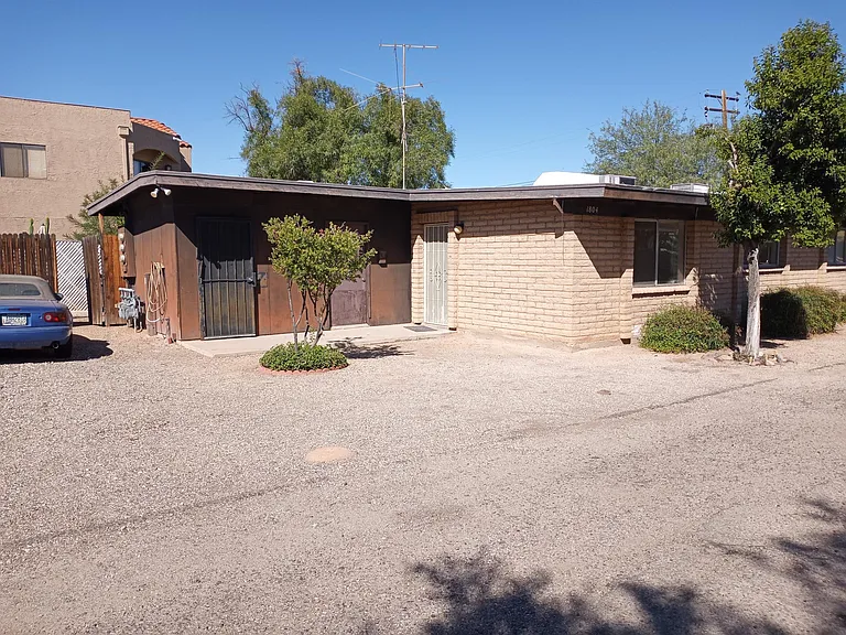 1802 E Adelaide Dr — Photo 12