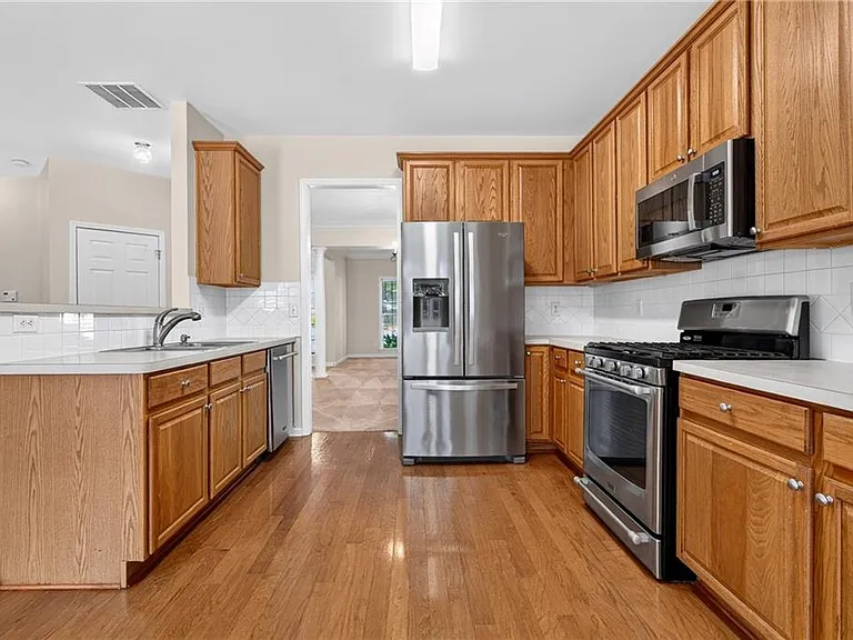 2311 Ravinia Ct NE — Photo 14