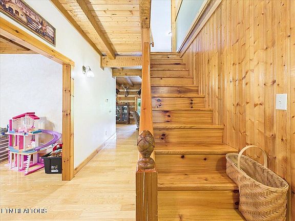 12th image of 1457 Smithfield Rd