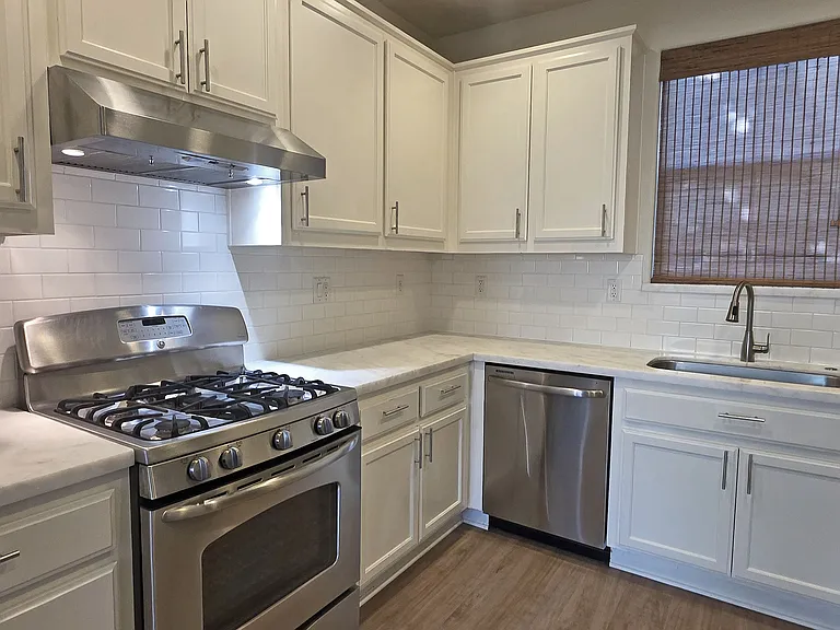 845 Bronze Ln — Photo 4