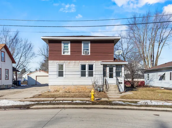 908 W 10th Ave, Oshkosh, WI 54902