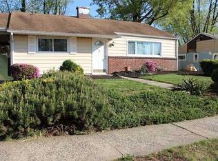 14 Fairfax Rd, Edison, NJ 08817