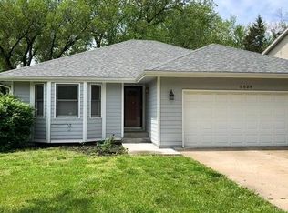 3839 SW Cambridge Ave, Topeka, KS 66610