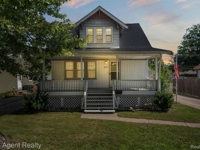 23123 E Thirteen Mile Rd, Saint Clair Shores, MI, 48082