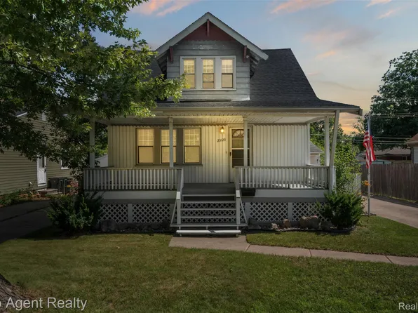 23123 E Thirteen Mile Rd, Saint Clair Shores, MI 48082