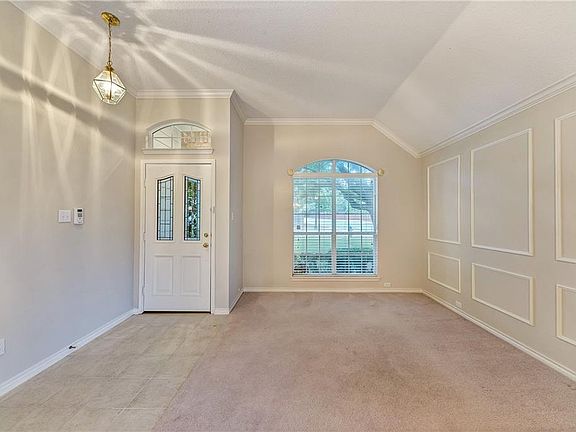 4th image of 2101 Vista Ct