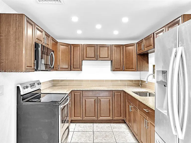 4156 SW 49th Ct — Photo 10