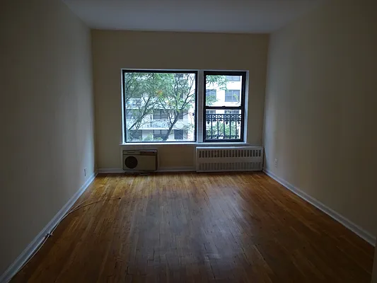 Rented by Salon Realty Corp | media 10