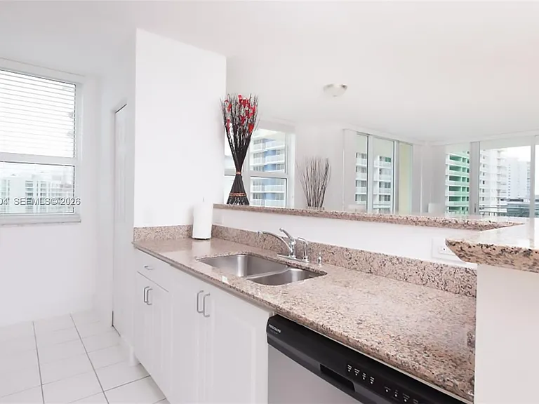 1155 Brickell Bay Dr #2701 — Photo 7