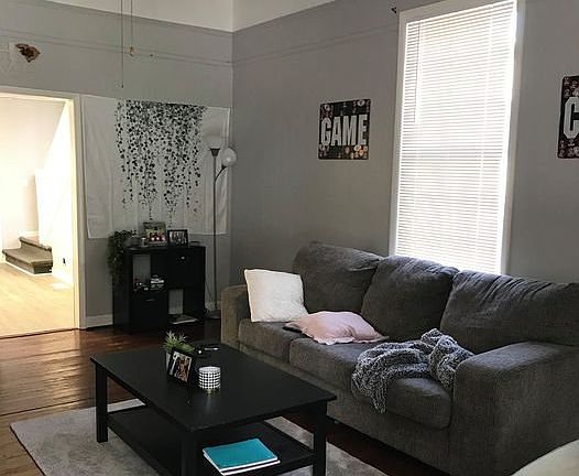 2nd image of 405 Florida St