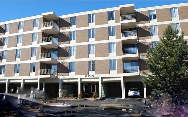 1st image of 600 W Brown St APT 209
