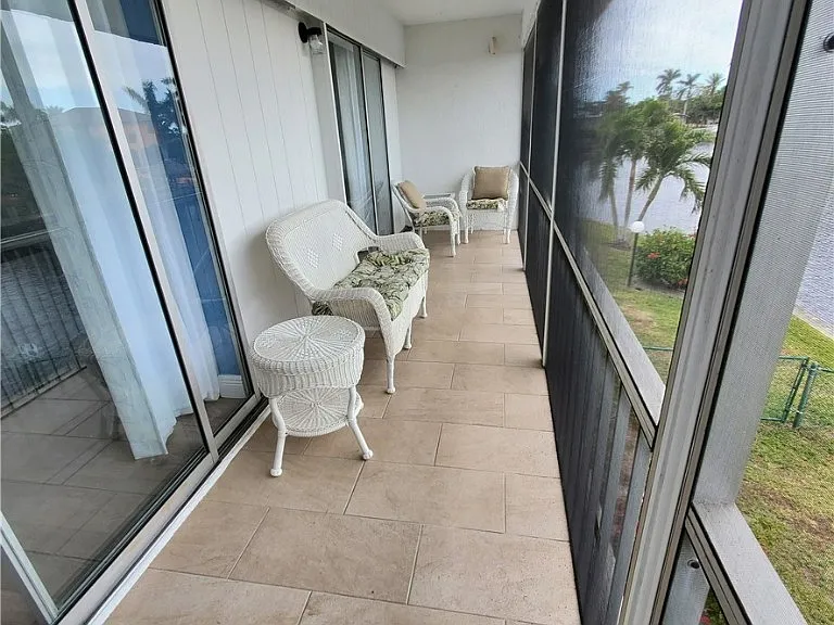 828 Victoria Dr #B14 — Photo 21