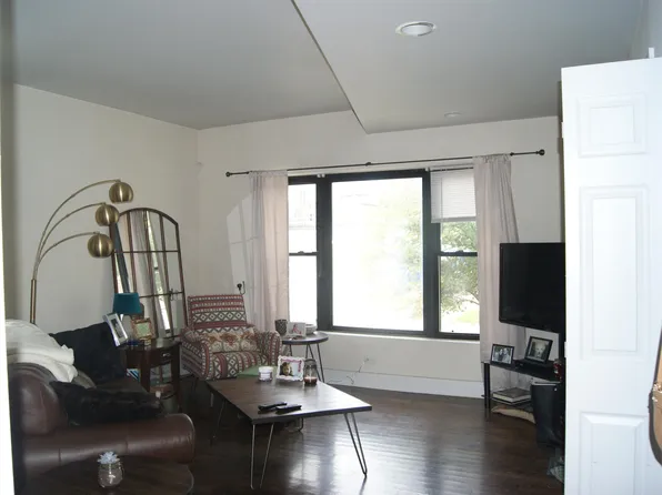 2949 N Wolcott Ave #1, Chicago, IL 60657