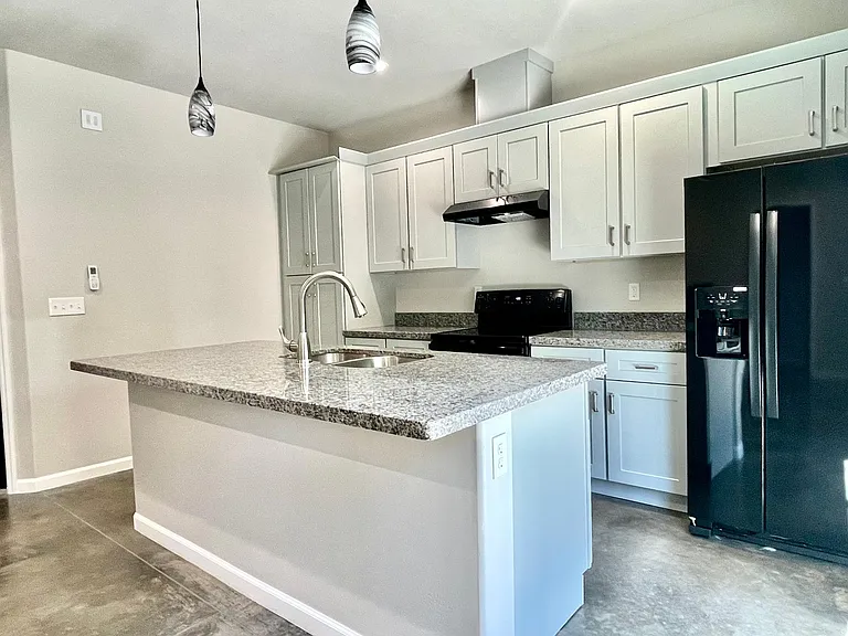 720 N Walnut St #13 — Photo 6