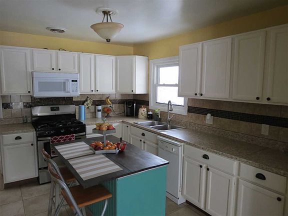 5th image of 1044 Davis Dr
