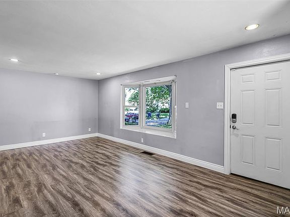 3rd image of 7104 Leona St