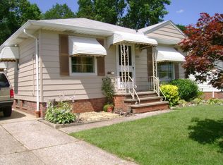 2514 Park Dr, Parma, OH