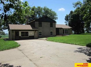 2015 County Road R, Fremont, NE 68025