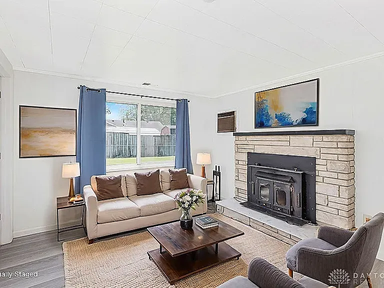 2090 Mattis Dr — Photo 20