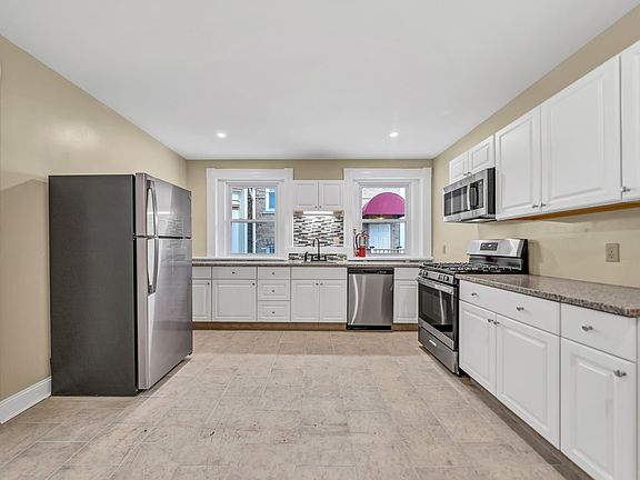 3rd image of 309 Elmwood Ave APT 1