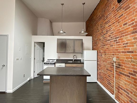 3rd image of 116 Washington St APT 4R