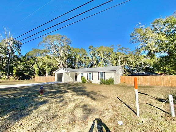 3rd image of 795 Bay St