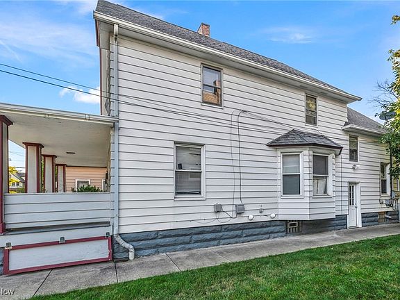 5th image of 4004 Carlyle Ave