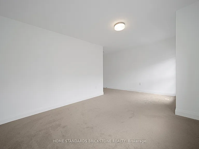 22 Chesley St — Photo 29