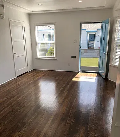 1346 Ocean Park Blvd — Photo 4