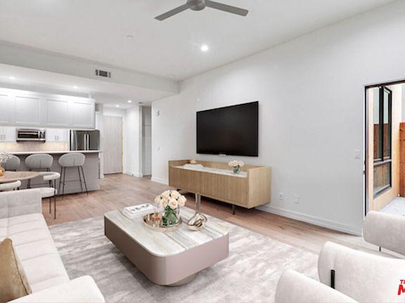 3rd image of 1041 N Spaulding Ave #103