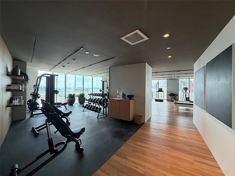 1400 Biscayne Blvd #1807 — Photo 25