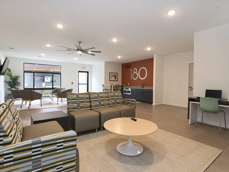 Studios180 Short/Long Term Leases — Photo 19