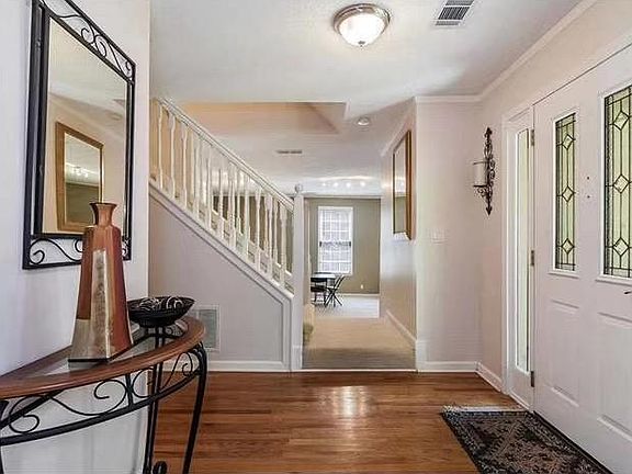 3rd image of 2648 Kensington Dr
