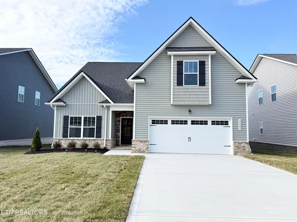 3223 Song Sparrow Dr, Maryville, TN 37803