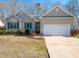 607 Lake Lennox Dr, Simpsonville, SC 29681