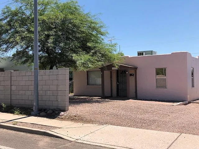 1032 E Glenn St — Photo 50