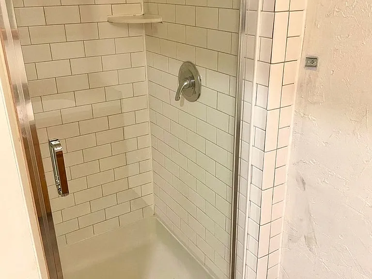 547 W Main St — Photo 31