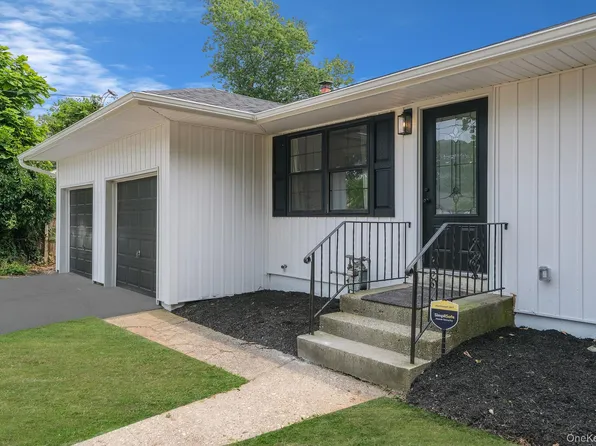 12 E Chestnut Street, Central Islip, NY 11722