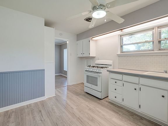 5th image of 2442 Oates Dr