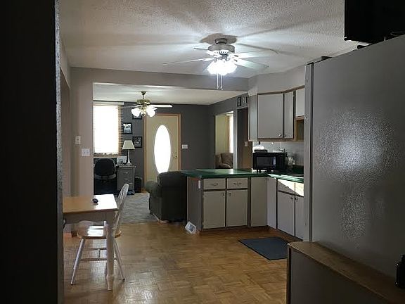 3rd image of 800 Madison St