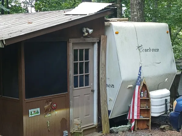 152 7th St, Ellijay, GA 30540