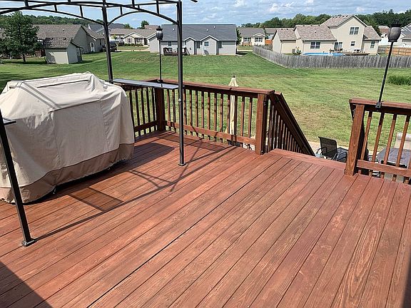 Deck 
196 Sq Ft 
