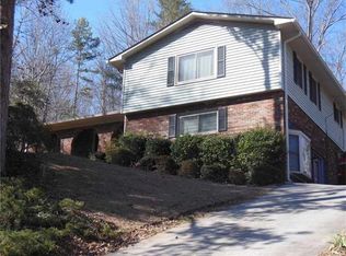 1004 Dixon Dr, Gainesville, GA 30501