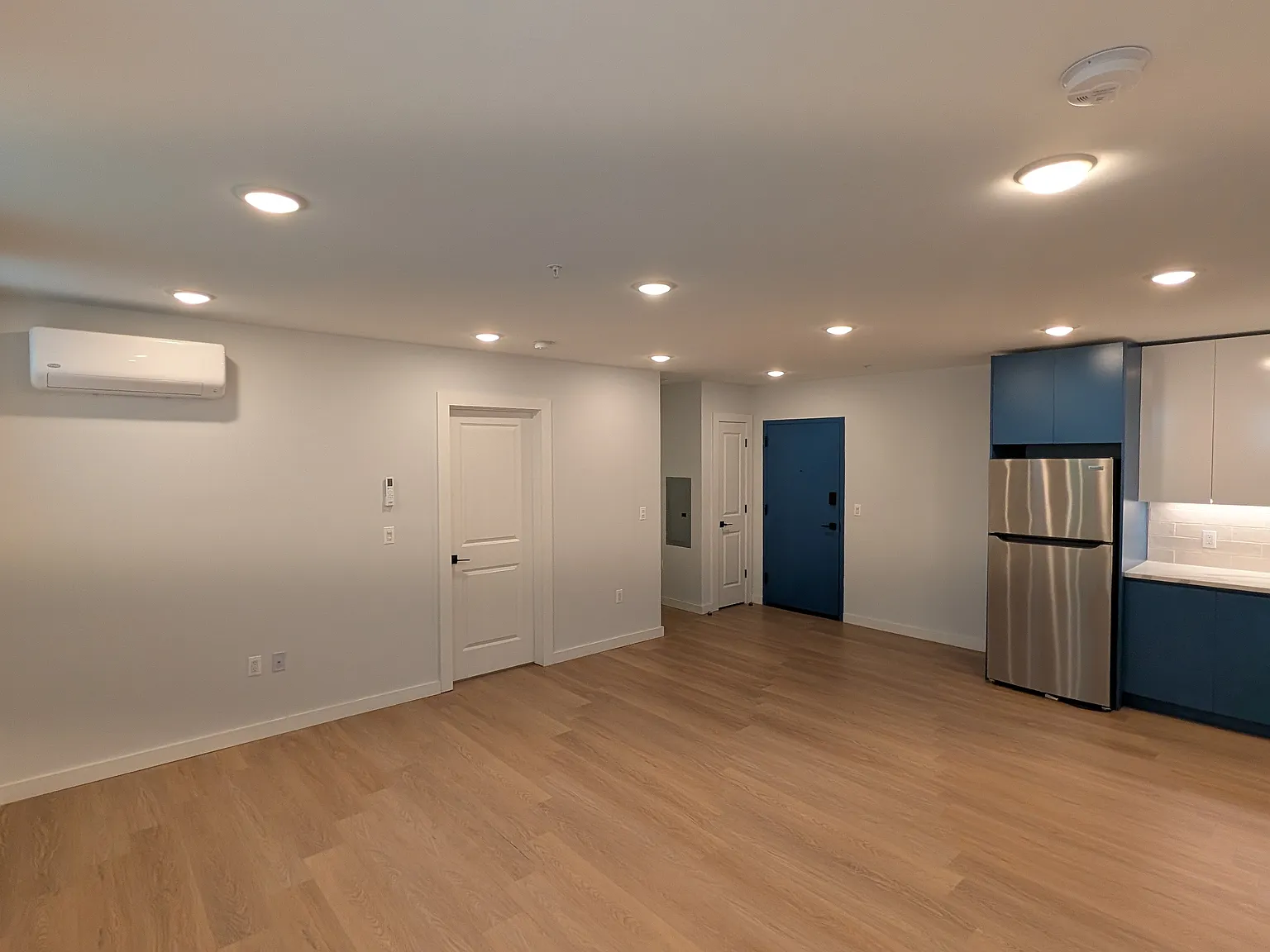 2 bed, $2,555 — Photo 3